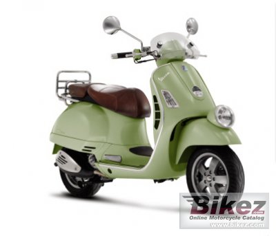 2010 Vespa GTV 250 photo